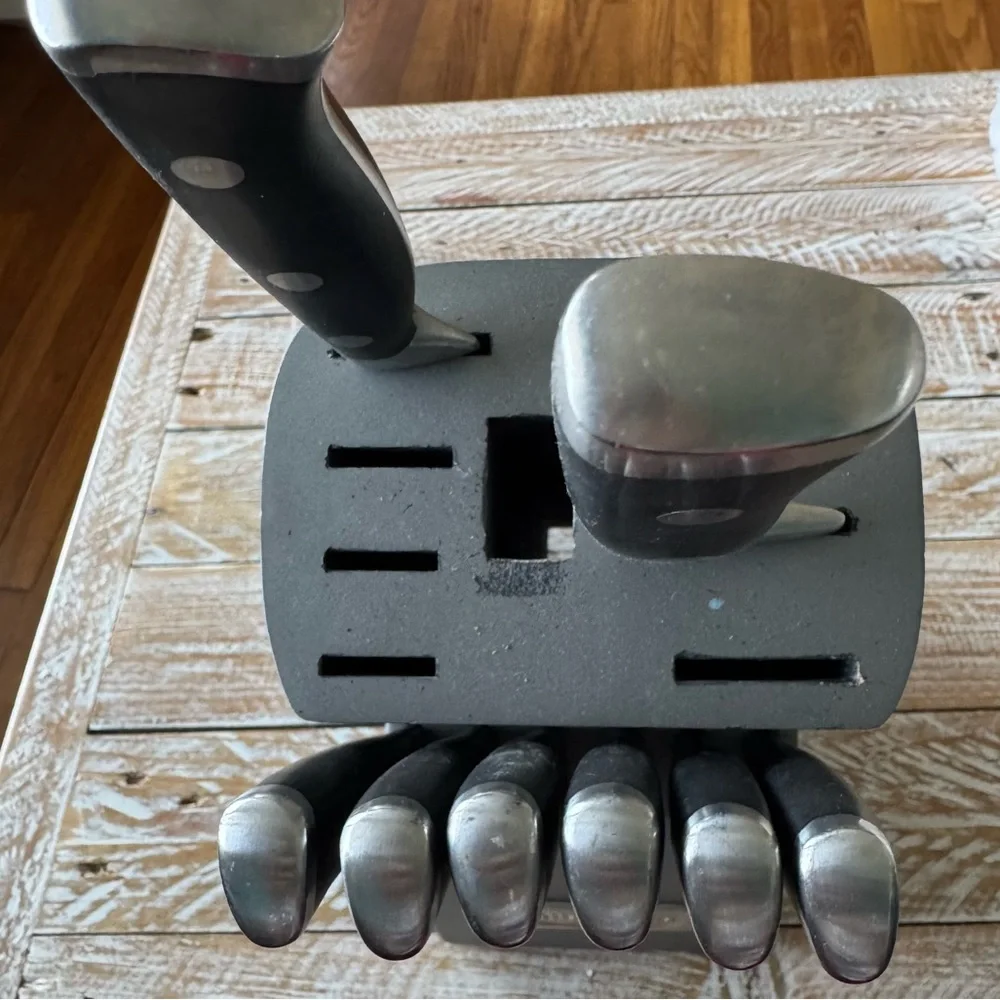 🔪Cuisinart Knife Set + Block🔪 (8 knives)